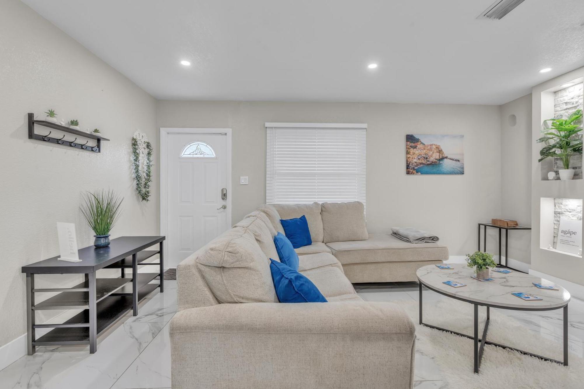 Stunning Modern Home In Tampa With Pool - Just 5 Minutes From Airport! المظهر الخارجي الصورة